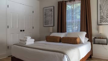 3 bedrooms, internet, bed sheets