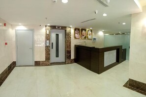 Reception - Abraj Hafawa Hotel (Makkah)