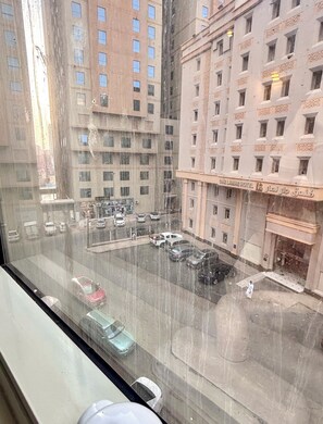 الإطلالة من المنشأة