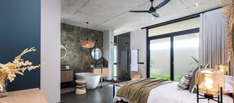 28 Shades Myoli Beach - Elegant Coastal Escape *Casita No 1
