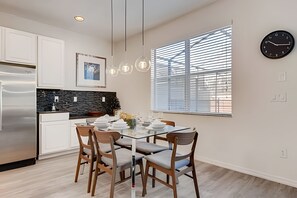 Dining - 4BR Bella Vida Pool Home, Themed Rooms (Kissimmee)