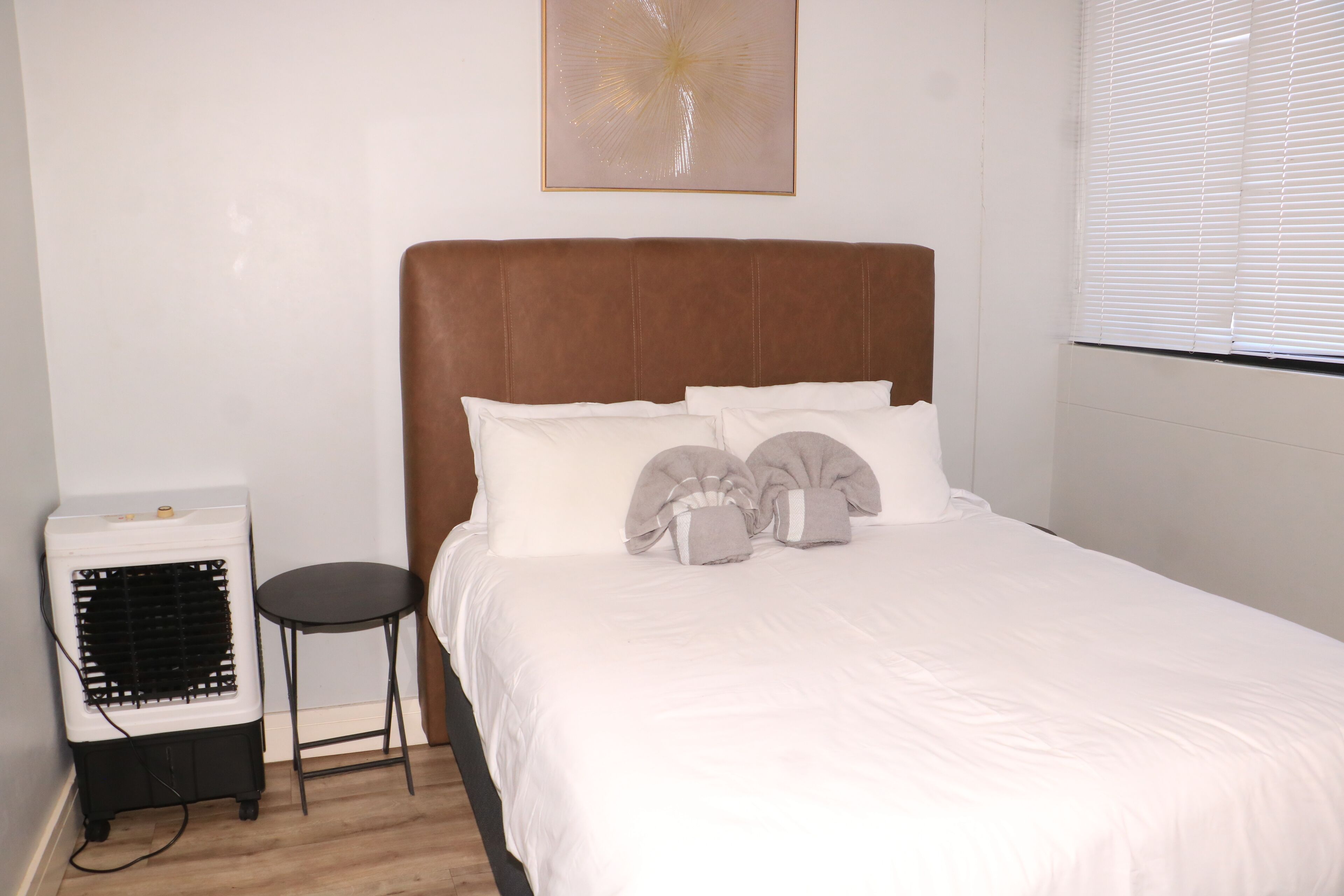 2 bedrooms, iron/ironing board, free WiFi, bed sheets