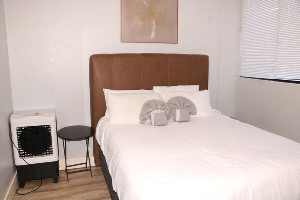 2 bedrooms, iron/ironing board, WiFi (free), bed sheets