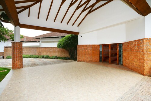 Super Townhouse Island Inn