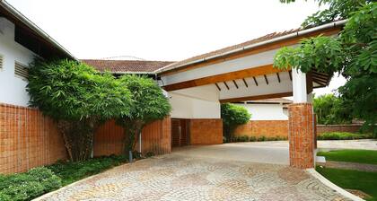 Super Townhouse Island Inn