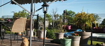 House 40 minutes from Moulins and Le Pal theme park. Small dogs accepted.
