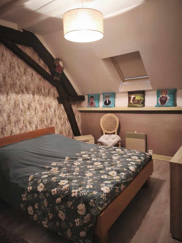 3 chambres, fer et planche à repasser, Wi-Fi, draps fournis