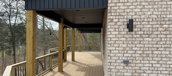 NEW 2026! Secret Gem, LakeFront in Quiet Cove, Dbl Deck Dock w/Slide; Theater Rm