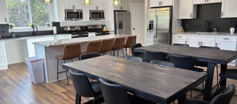 NEW 2026! LakeFront, 20 beds-sleeps 34, Dbl Deck Dock w/Slide; Theater Rm