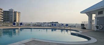 Oasis On the Bay-Luxury 3-bedroom condo