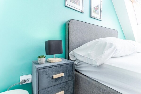 1 bedroom, WiFi, bed sheets