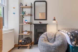 3 chambres, fer et planche à repasser, Wi-Fi, draps fournis