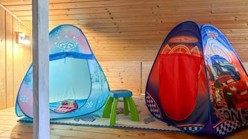 Huis | 2 slaapkamers, individueel gemeubileerd, beddengoed