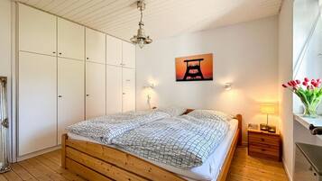 Ferienhaus | 2 Schlafzimmer, individuell eingerichtet, Bettwäsche