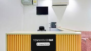 House | Meja sambut tetamu