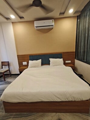 Deluxe Double Room | Free WiFi