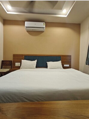Deluxe Double Room | Free WiFi