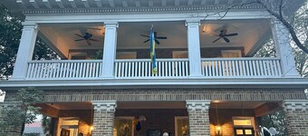 The Rosemann-Historic 6-bedroom Downtown Wilmington home with many amenities