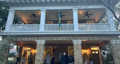 The Rosemann-Historic 6-bedroom Downtown Wilmington home with many amenities