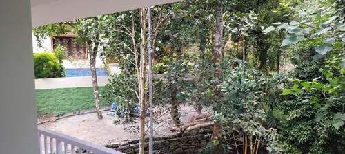 Enchanting 4-bedroom farm house in Thekkady,Kumily,Kerala Idukki. A spiceFarm