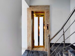 House | Bathroom
