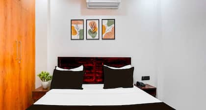 Collection O Sector 143b Noida