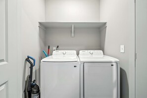 Interior - IRIE Living-Retreat Kg 2Bd+Gym+Pool, BRAND New! (Whitestown)