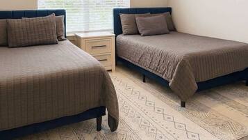 Ferros/tábuas de passar roupa, berço de viagem, Wi-Fi