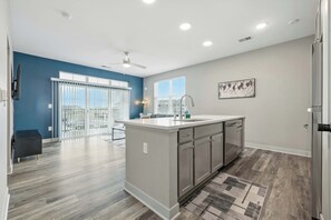 Interior - IRIE Living-Retreat Kg 2Bd+Gym+Pool! (Whitestown)