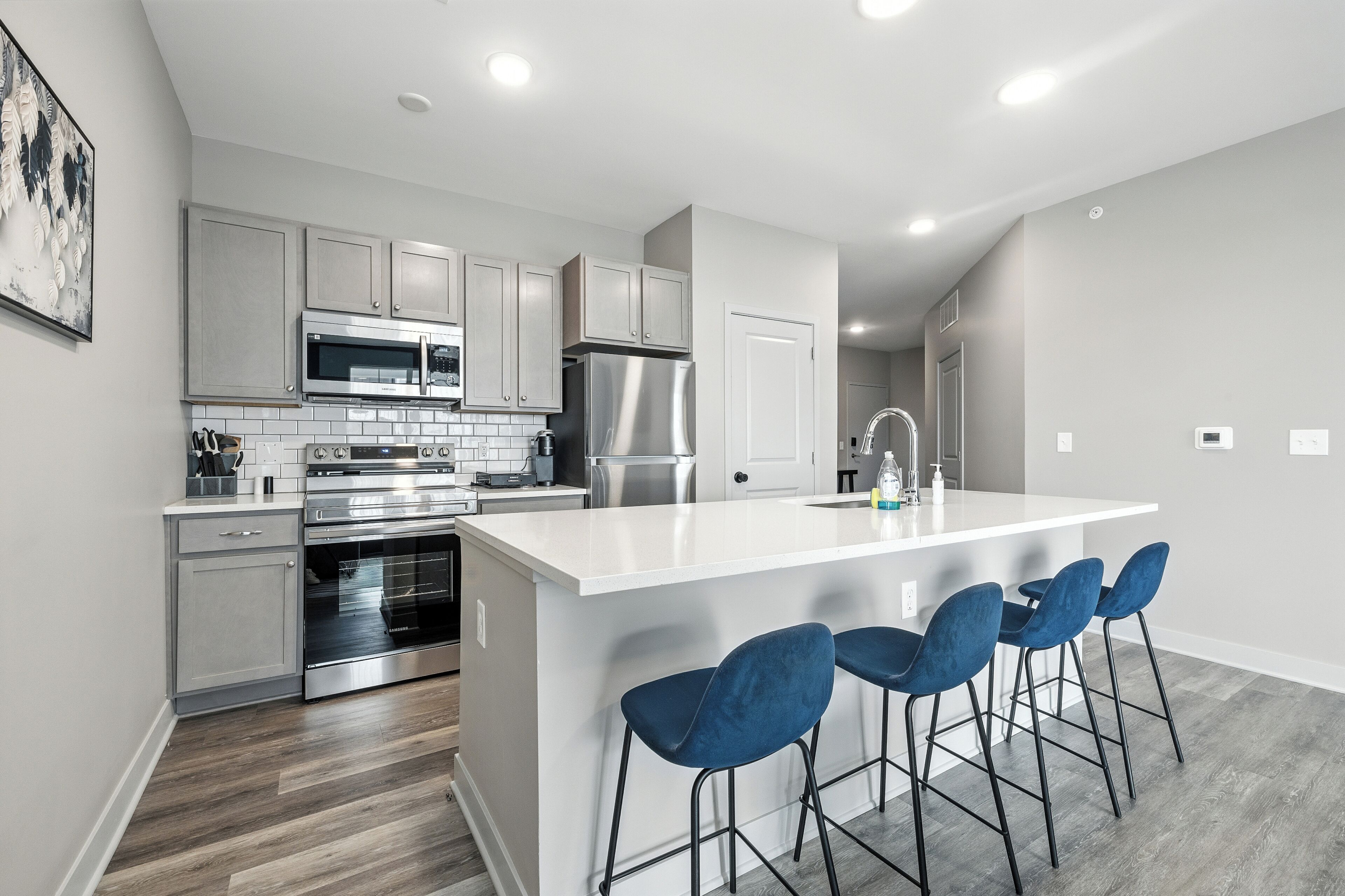 Refrigerador, microondas, horno y lavavajillas 