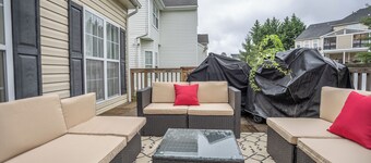 Spacious 5BR Retreat w/ Piano & Pool Table – Near DC & Baltimore