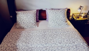 3 عدّة غرف نوم ومكواة/لوح كي وواي فاي مجانًا وملاءات أسرّة