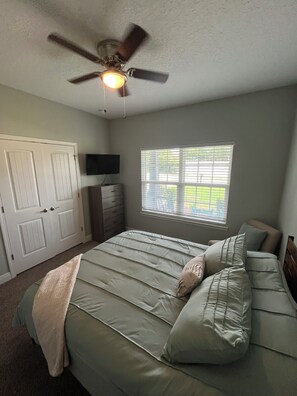 3 bedrooms, iron/ironing board, travel crib, free WiFi