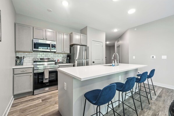 Fridge, microwave, oven, dishwasher