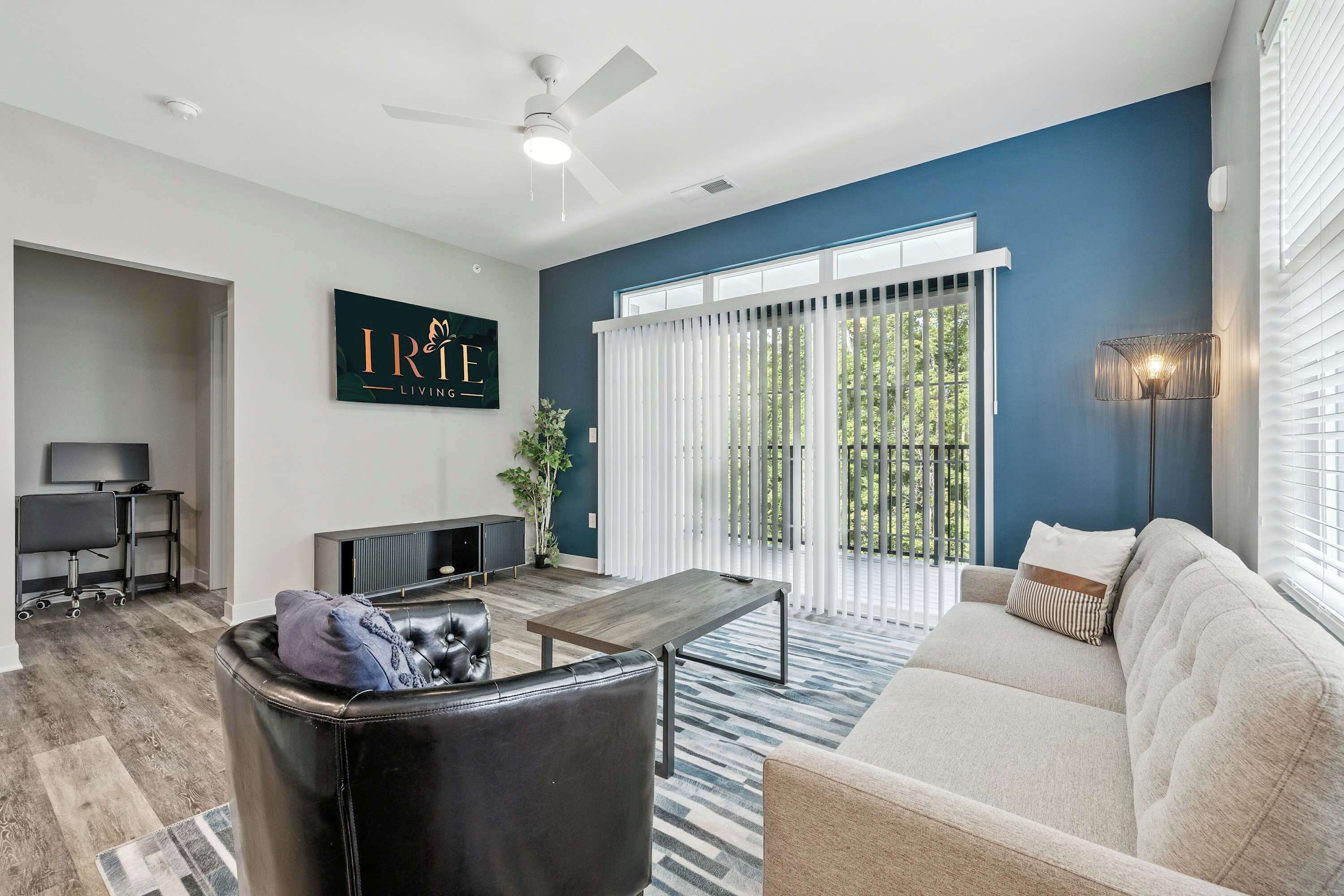 Televisión, oficina