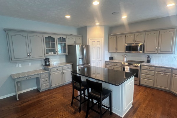 Refrigerador, microondas, horno, placa de cocina