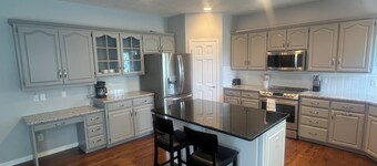 199 a night for Labor Day Weekend! Walk to Tiburon Golf!