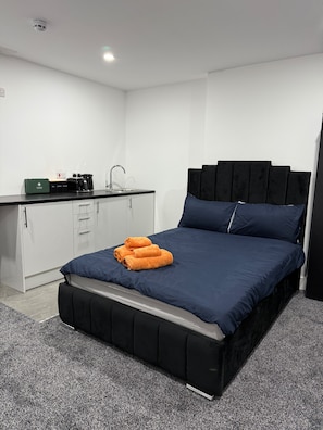 1 habitación, wifi gratis y ropa de cama