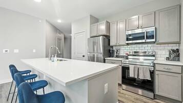 Fridge, microwave, oven, dishwasher