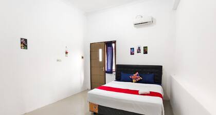 TwoSpaces Living at Bypass Homestay, Mojokerto