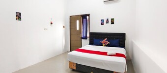 TwoSpaces Living at Bypass Homestay, Mojokerto