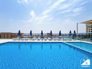 Outdoor pool - Stylish RAK Studio Balcony, Pool & Fitness (Dubai)