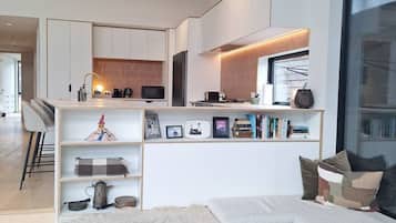 TV connectée, livres, chaßne hi-fi