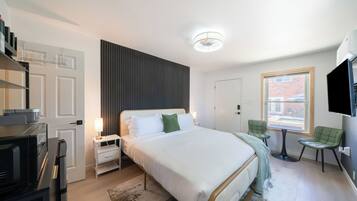 5 bedrooms, iron/ironing board, free WiFi, bed sheets