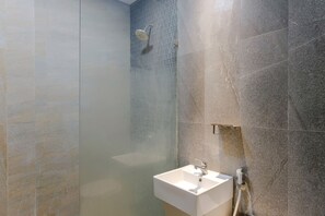 Deluxe Room | Bathroom