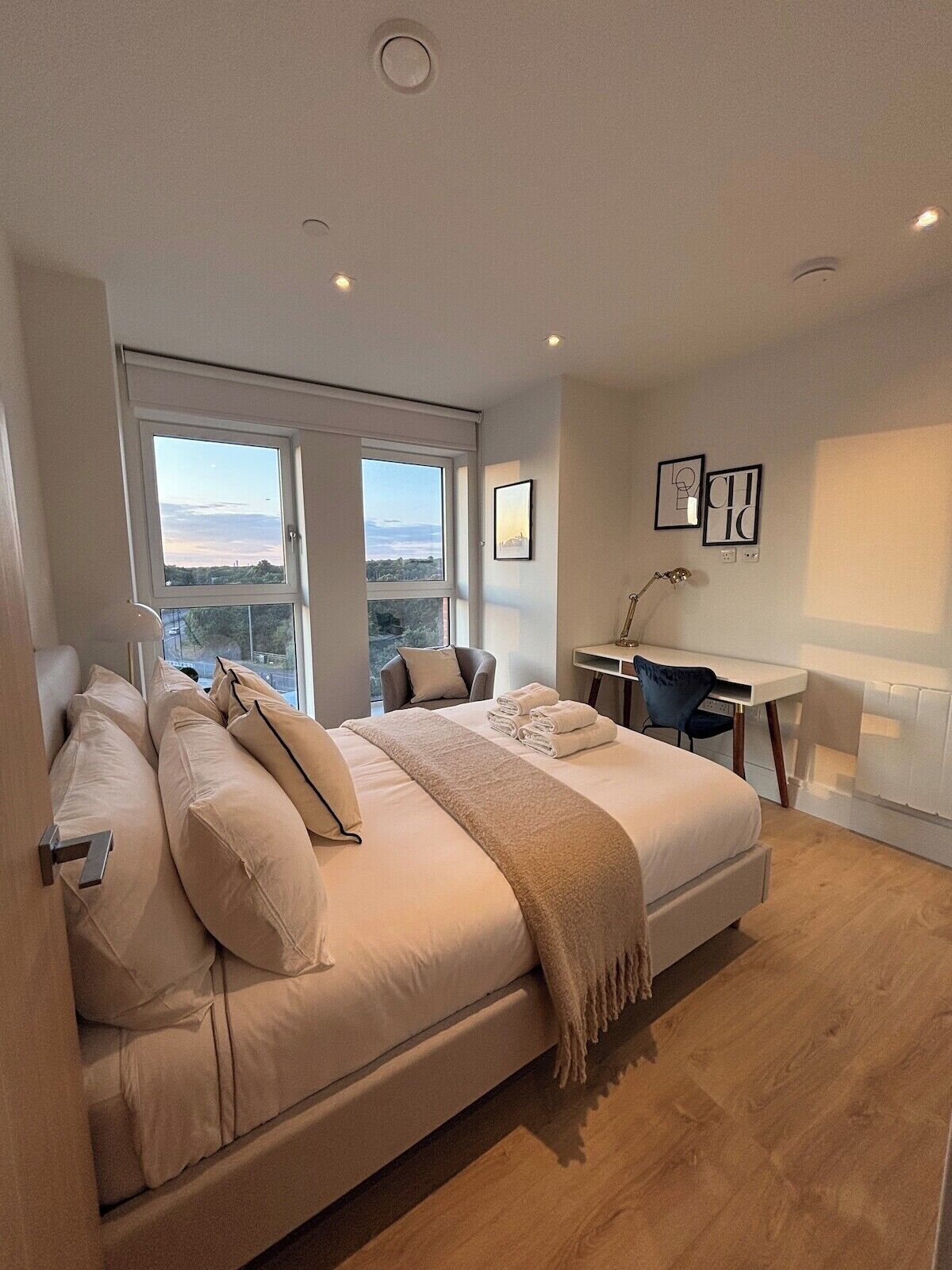 2 slaapkamers, een strijkplank/strijkijzer, gratis wifi