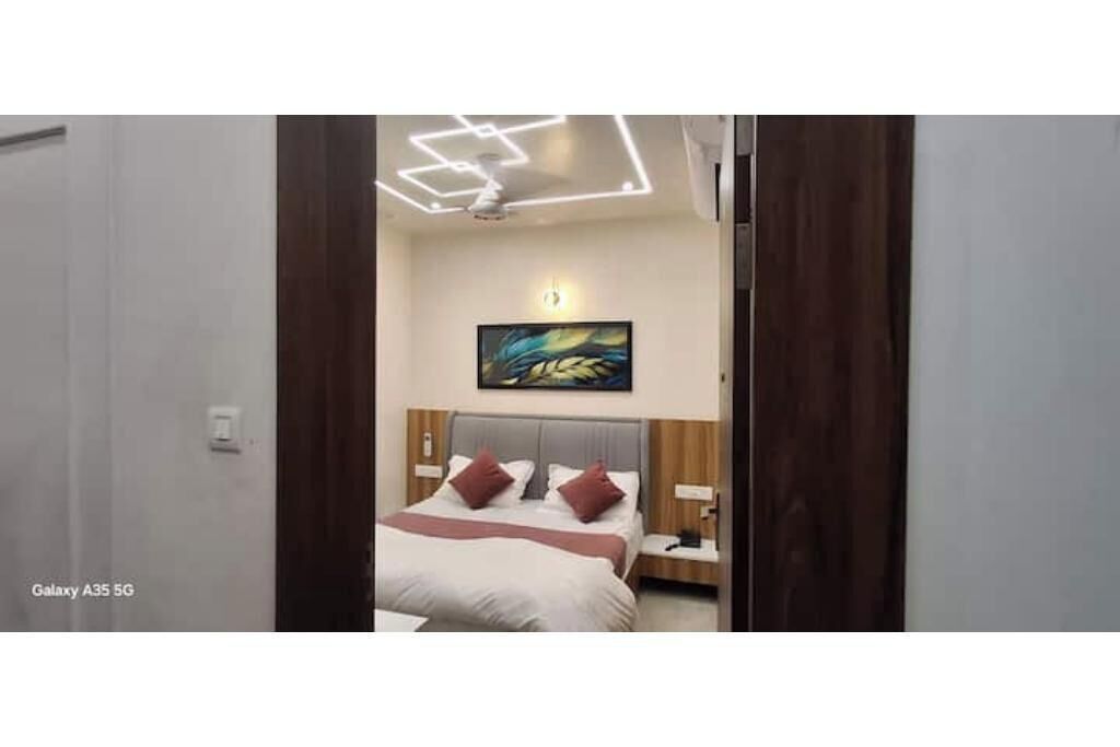 1 bedroom, internet, bed sheets