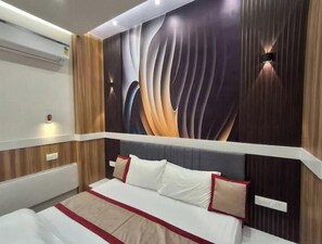 2 bedrooms, internet, bed sheets