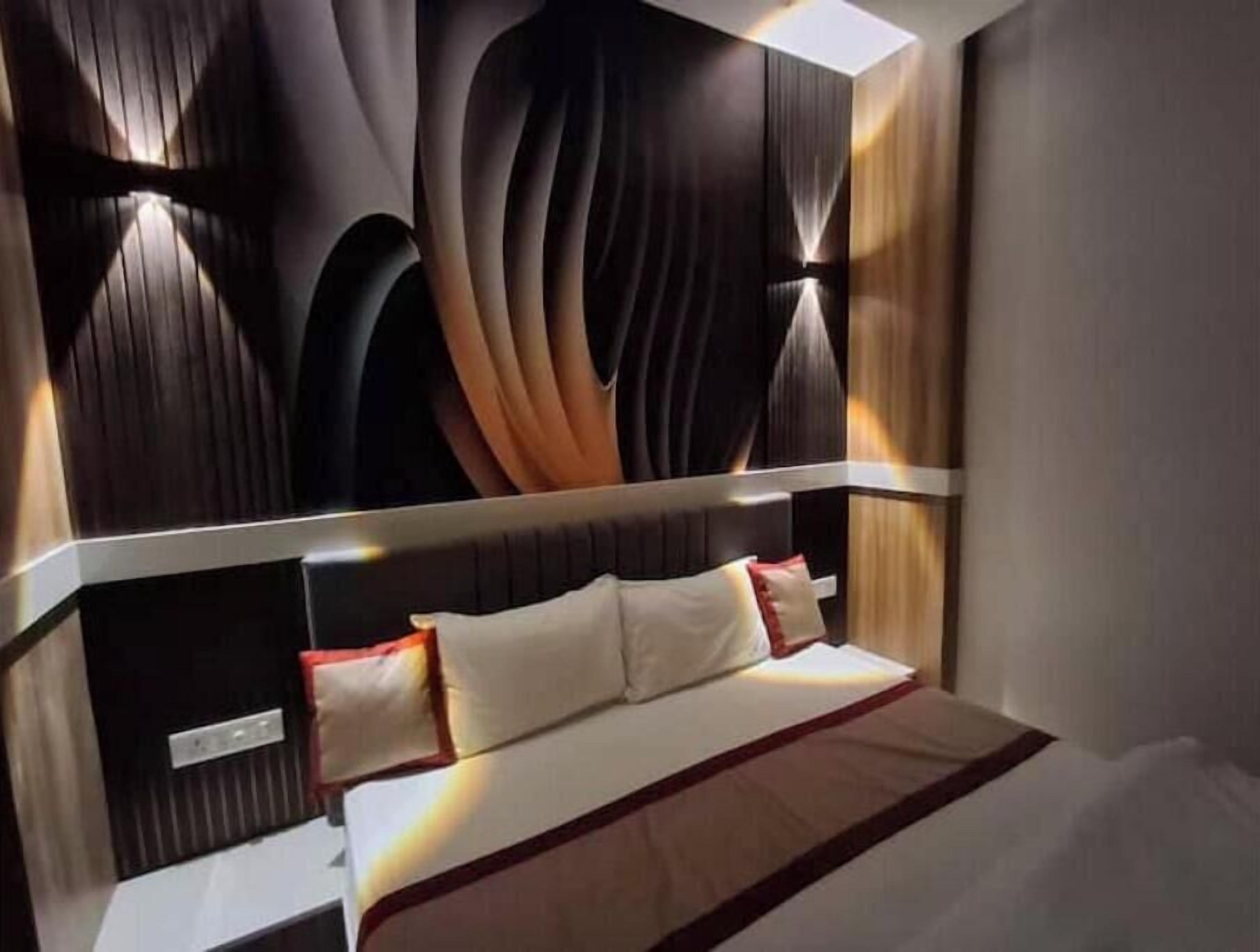 2 bedrooms, internet, bed sheets