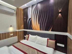 5 bedrooms, internet, bed sheets